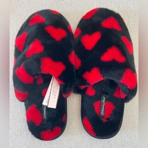NEW Victoria's Secret Heart Faux Fur Slippers - Sz:Large
